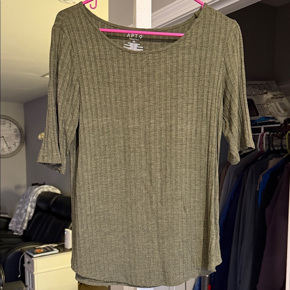 Women’s M Apt. 9 Olive Ribbed Short Sleeve Tee
